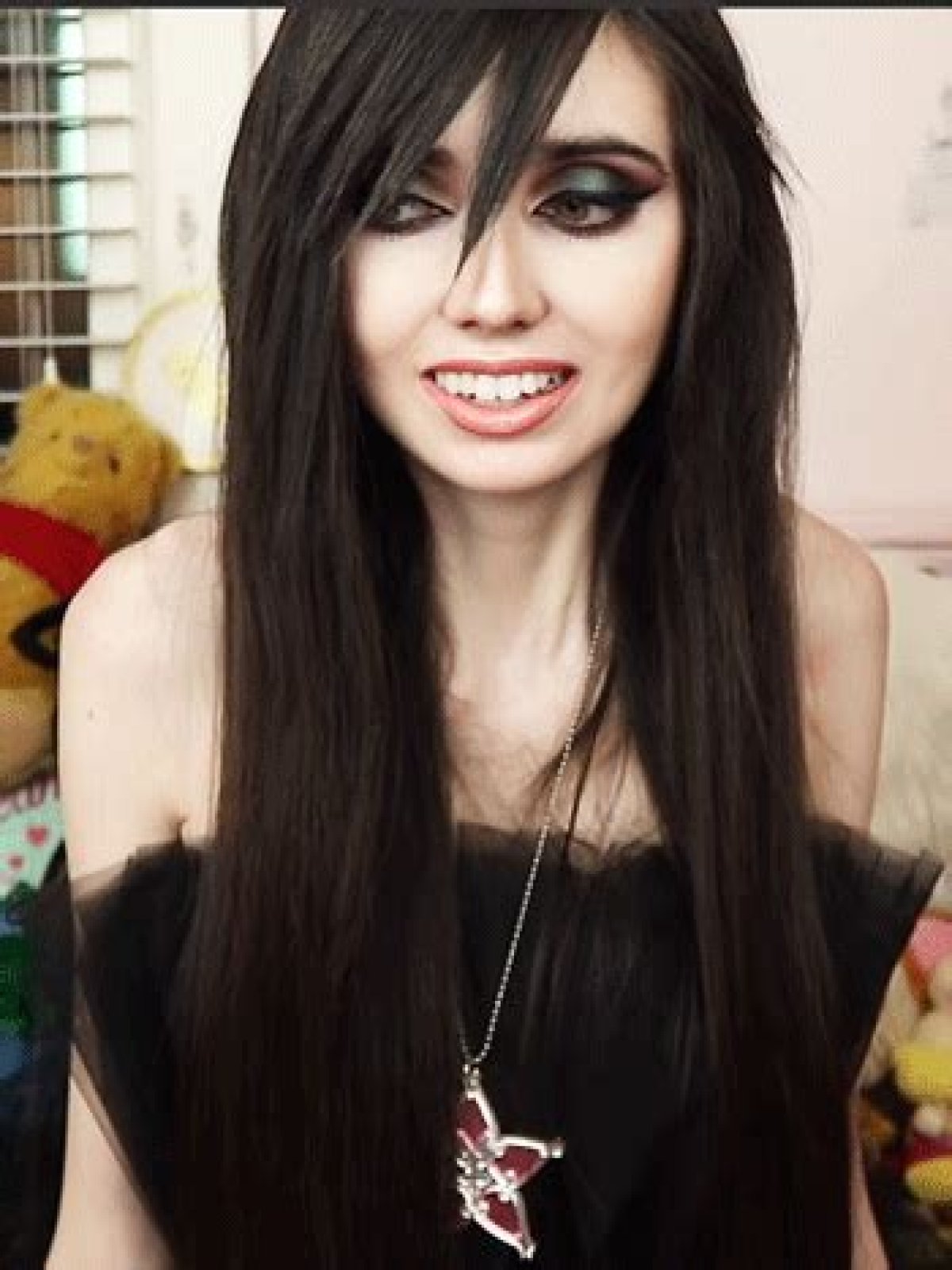Eugenia Cooney Biography, Age, Height, Husband, Net Worth, Family