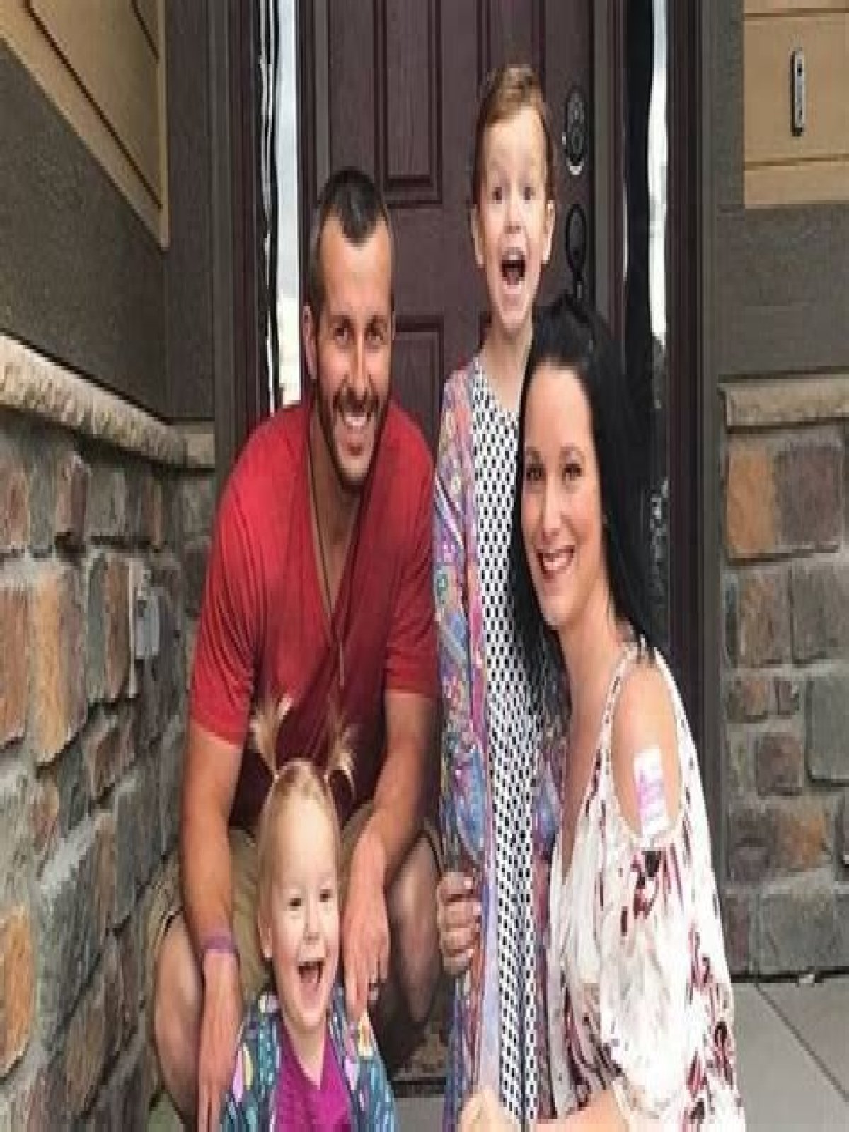 Father 'stuffed daughters' bodies in oil tanks so they wouldn't smell, police say