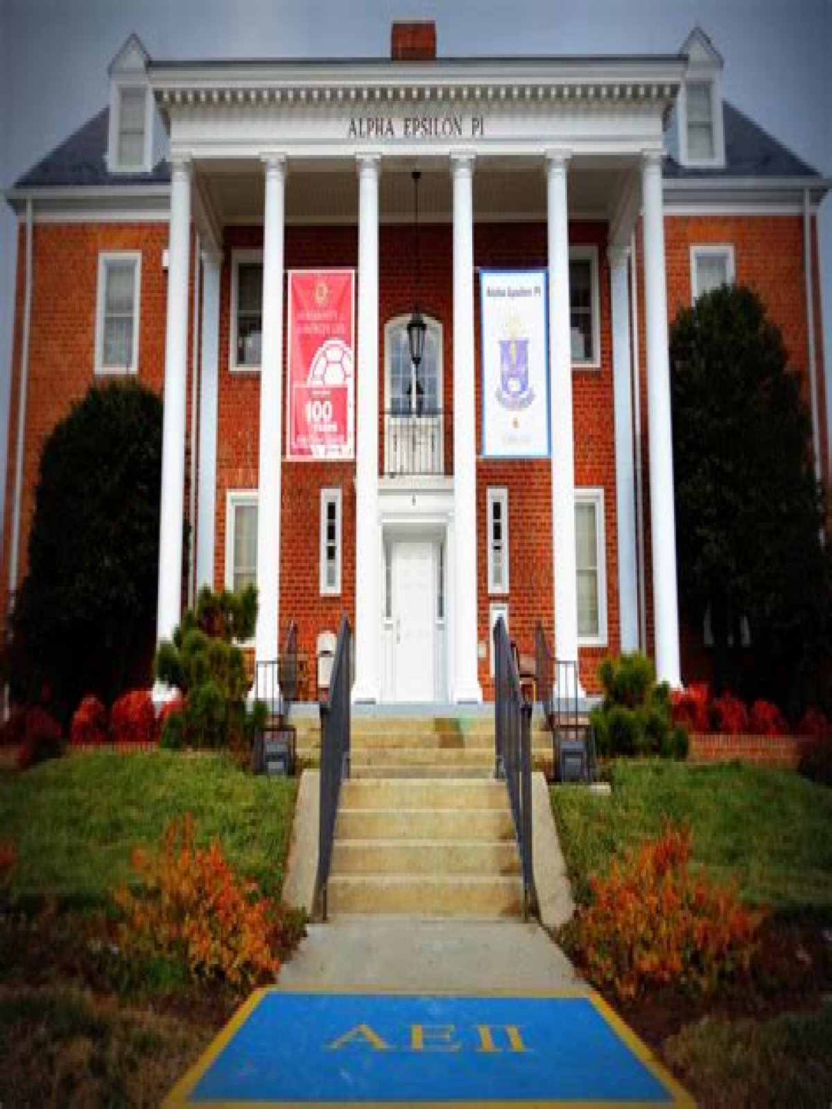 Fraternity or sorority building