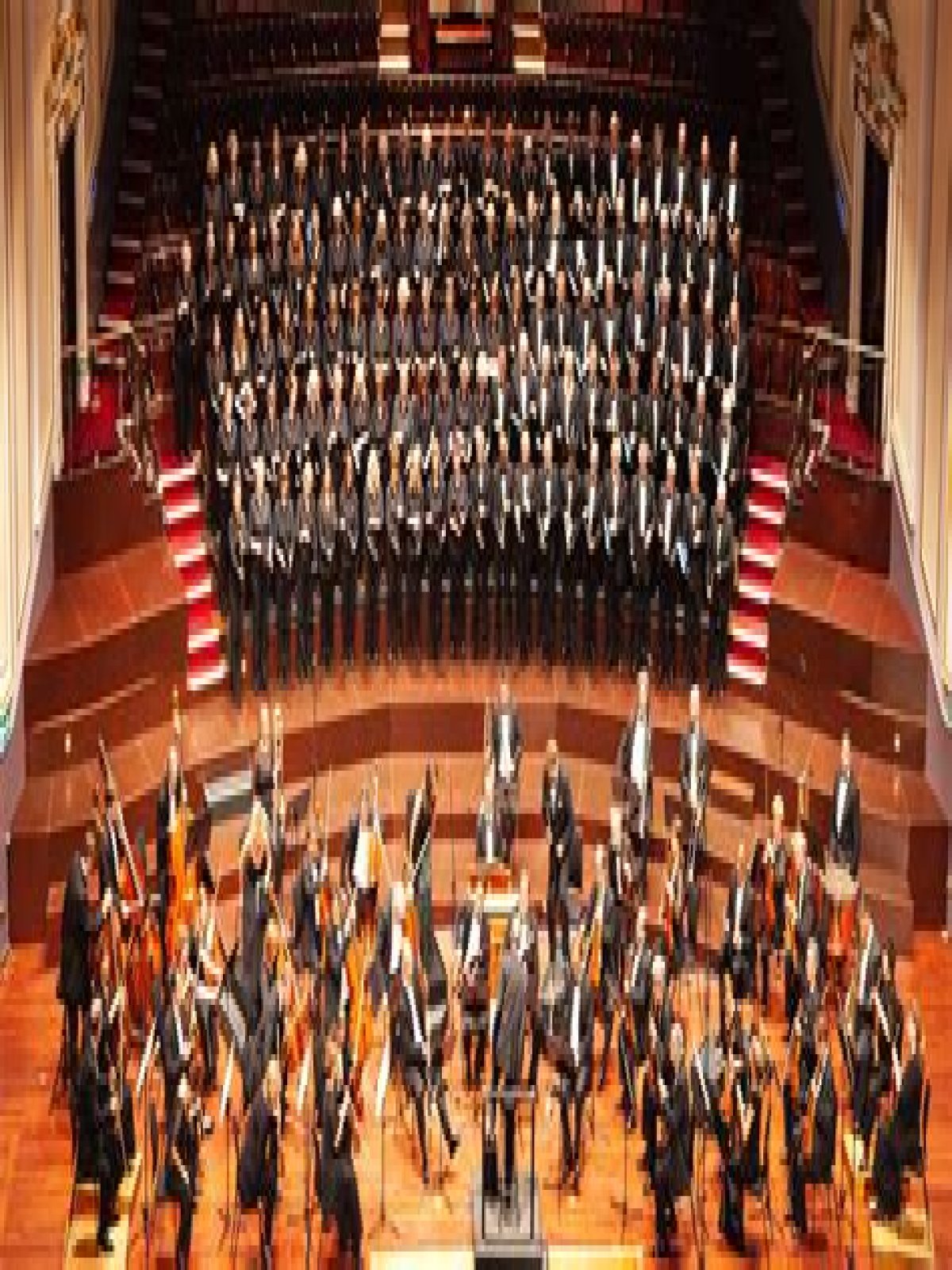 Woodwind instrument with a flared bell